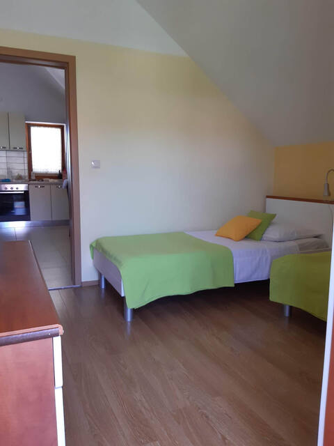 Twin bedroom